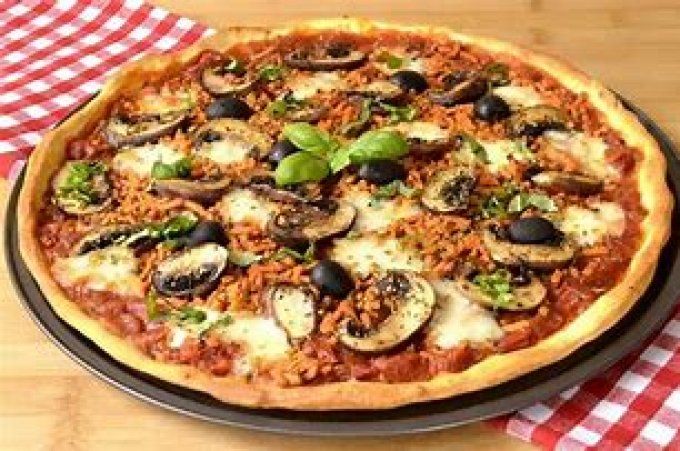 PIZZA ROMANA ( Jambon ,champignons  ) MAISON  28 CM 
