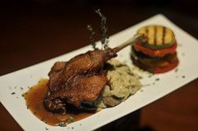   Cuisses de canard confites  sauce cèpes - maison