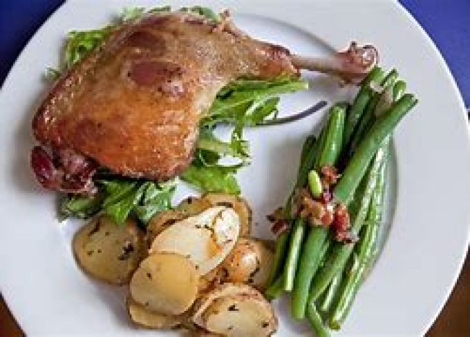   Cuisses de canard confites  sauce cèpes - maison