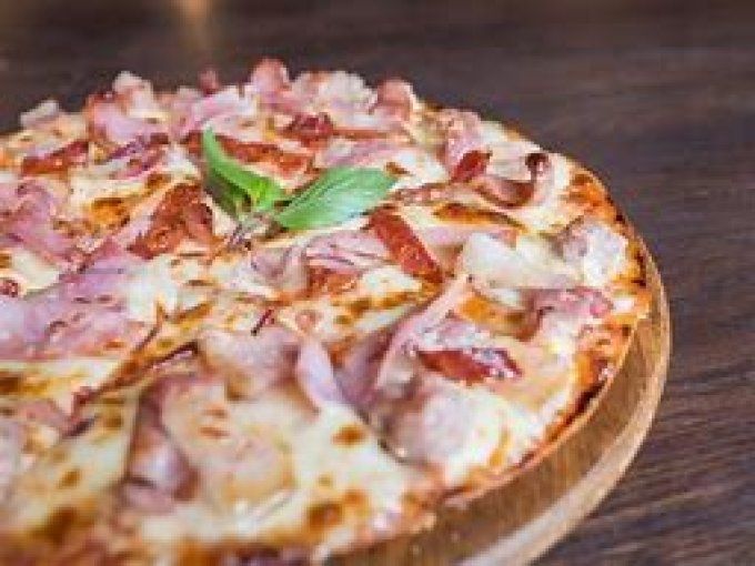 PIZZA PAYSANNE  ( LARDONS ) MAISON  28 CM 